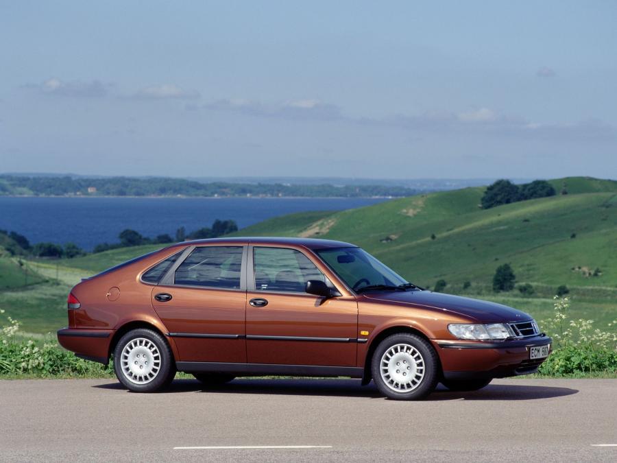  Saab 900 1993 года  (фото 3 из 22)